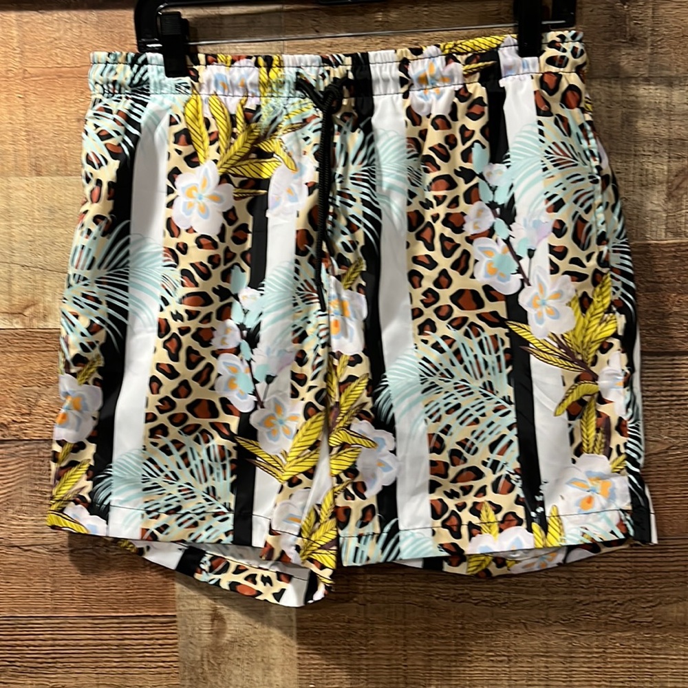 Fashion Nova swim trunks  men's medium NWT
